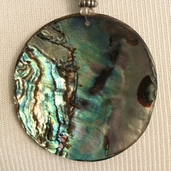 Shell Yes Necklace - Picture 2 of 3